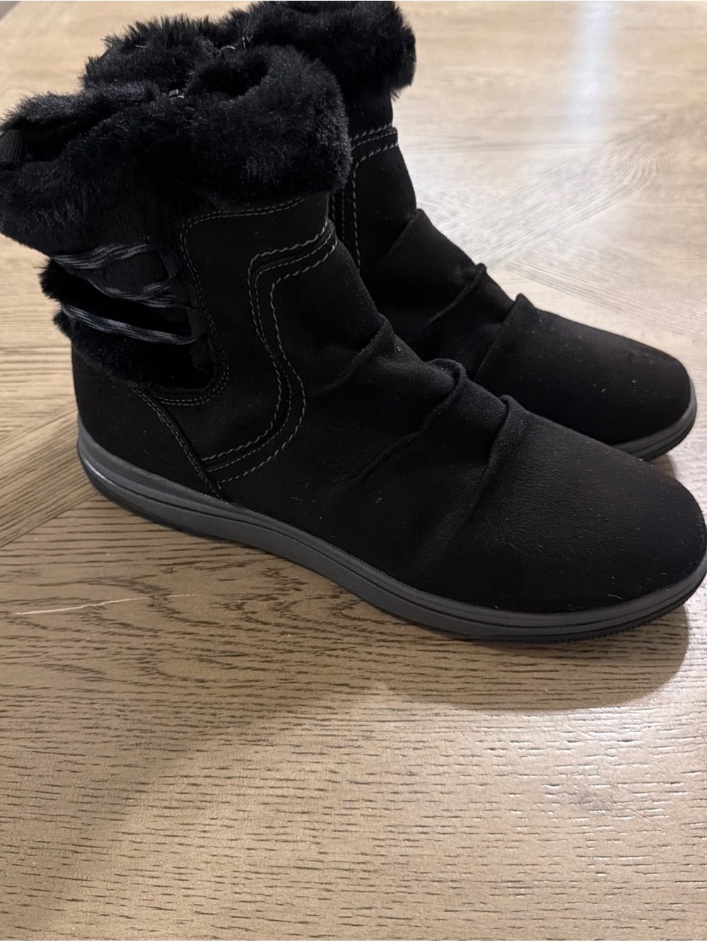 Clarks CloudSteppers Women's Breeze Cozy Ankle Boot, Black, 11W